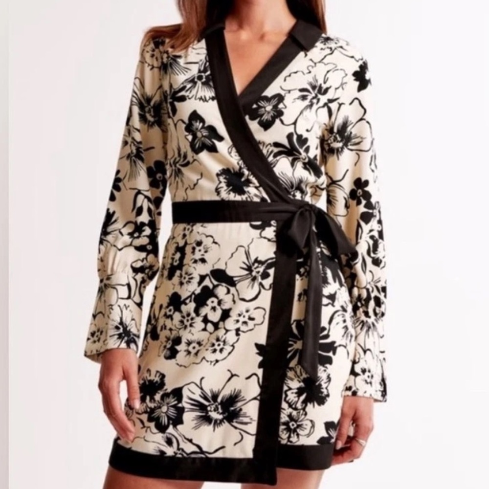 Abercrombie & Fitch Kimono Style Wrap Dress